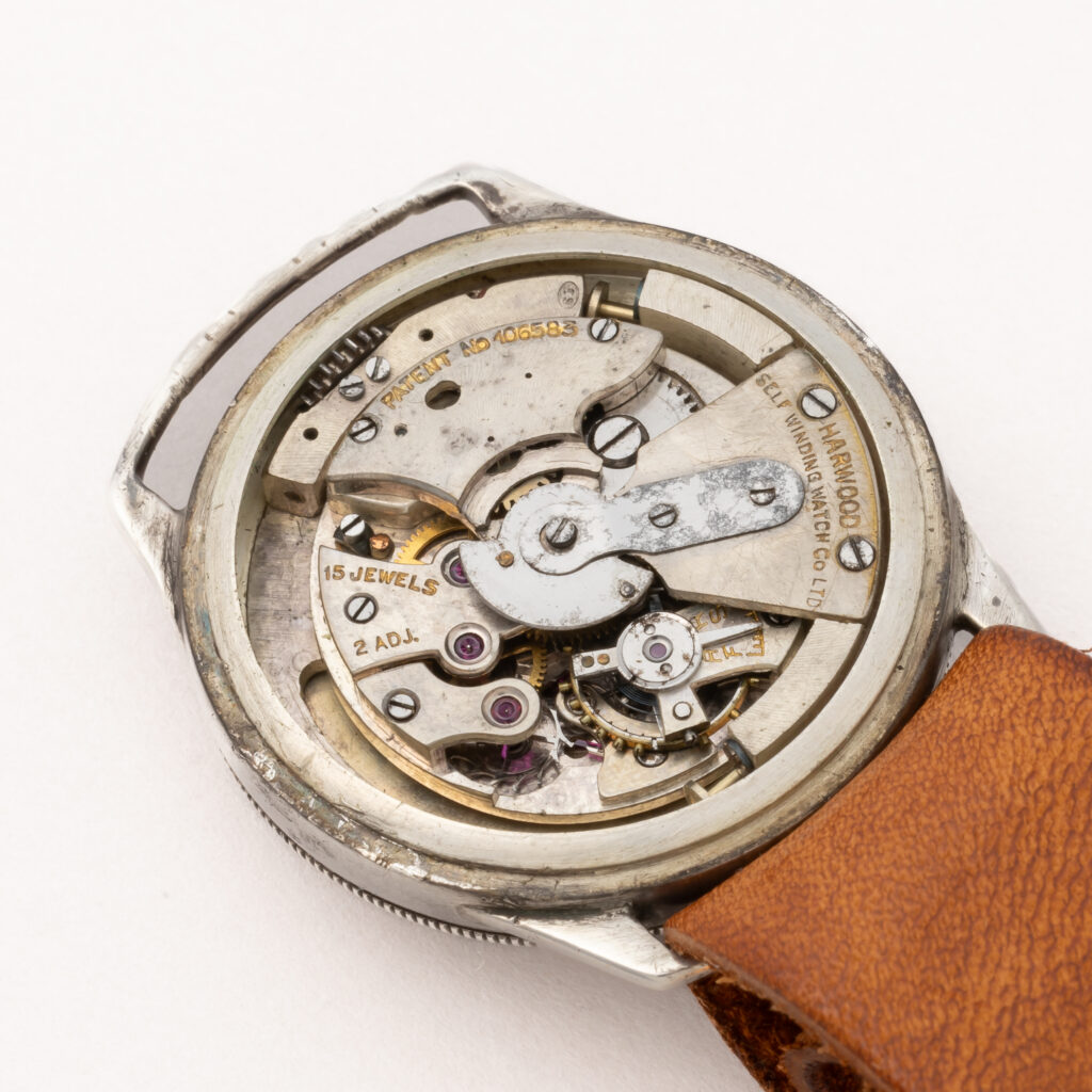 激レア」14000本しか生産されていないヴィンテージ時計ハーウッド 